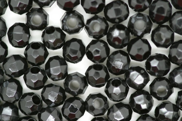 (image for) 4mm Facet Op Black 100g