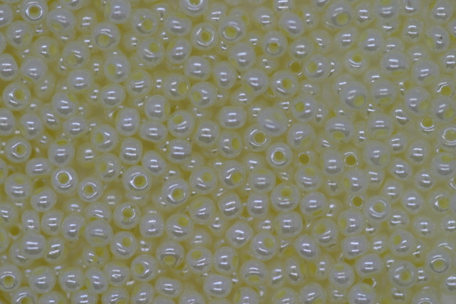 Czech Seed 11/0 CYR Ceylon; Lemon 100g