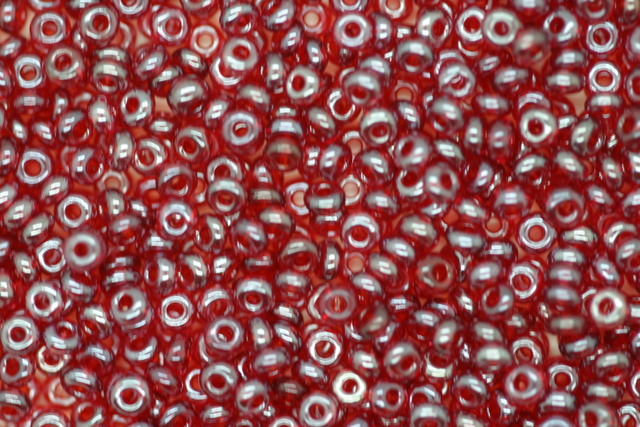(image for) Czech Seed 11/0 Lustered Garnet Bulk