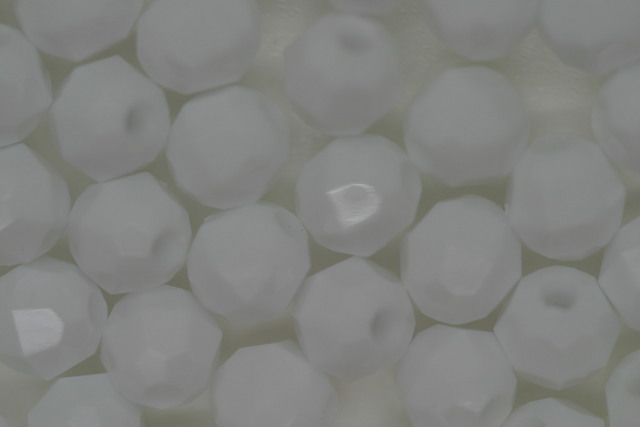 (image for) 6mm Facet Op White 250g