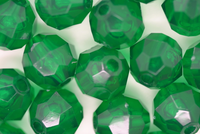 (image for) 10mm Facet Tr Xmas Green 250g
