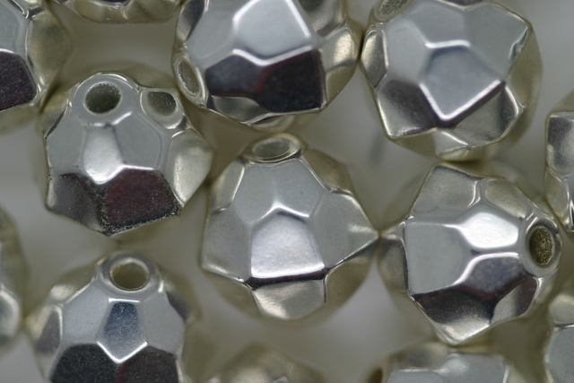 (image for) 12mm Facet Metallic Silver 50g