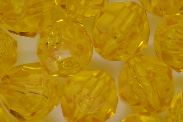 (image for) 12mm Facet Acid Yellow 250g