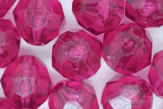 (image for) 12mm Facet Mauve 250g