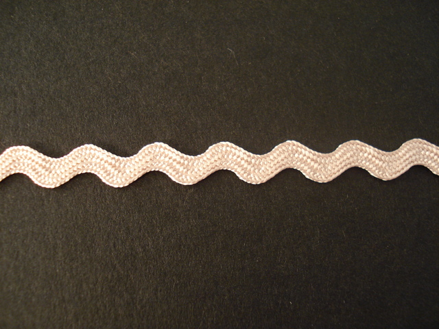 (image for) Ric Rac Bone 7mm